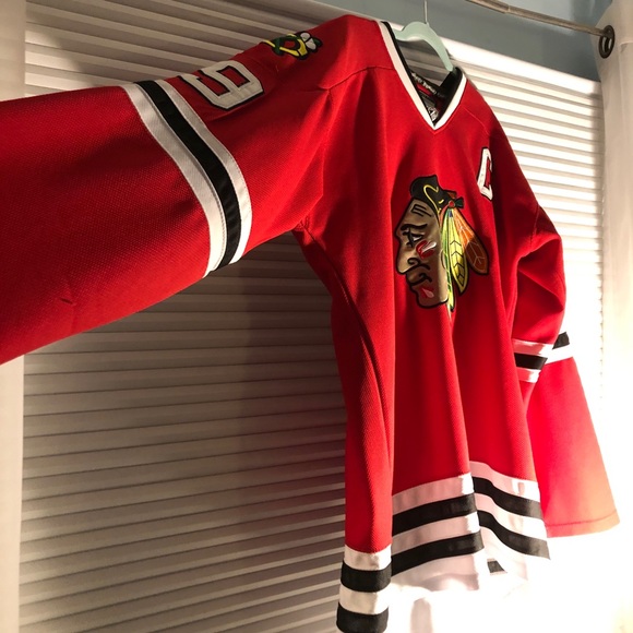 Chicago Blackhawks Toews Jersey - Picture 3 of 10
